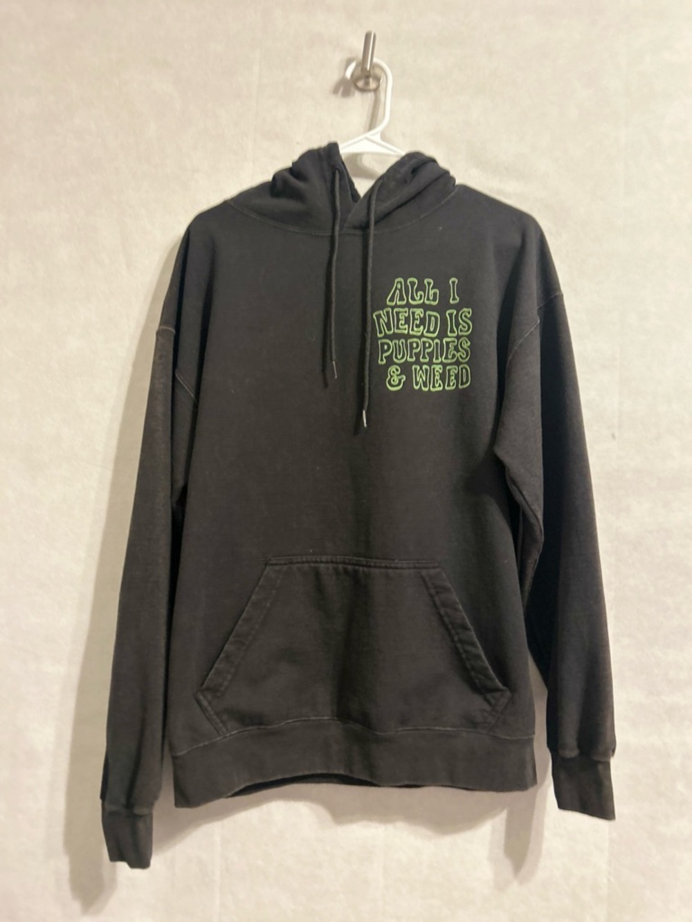 Black Graphic Hoodie All I Need Is Puppies & Weed print black sweatshirt large - Picture 3 of 8